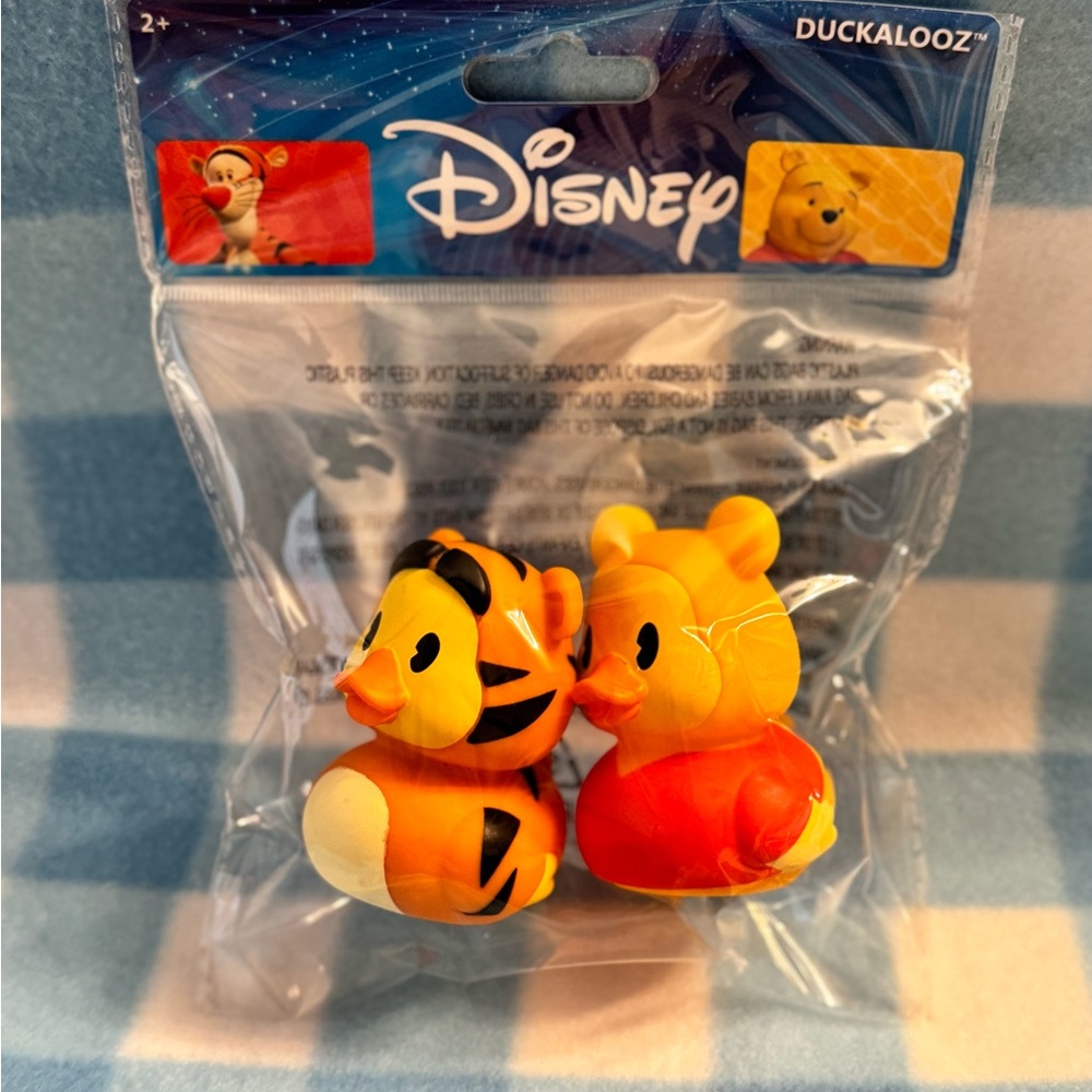 Disney Duckalooz Winnie the Pooh and Tigger 2 Pack Rubber Duckies UNOPENED